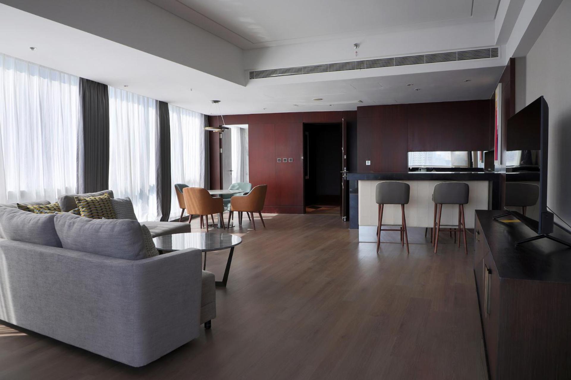 Renaissance Capital Hotel 5*
