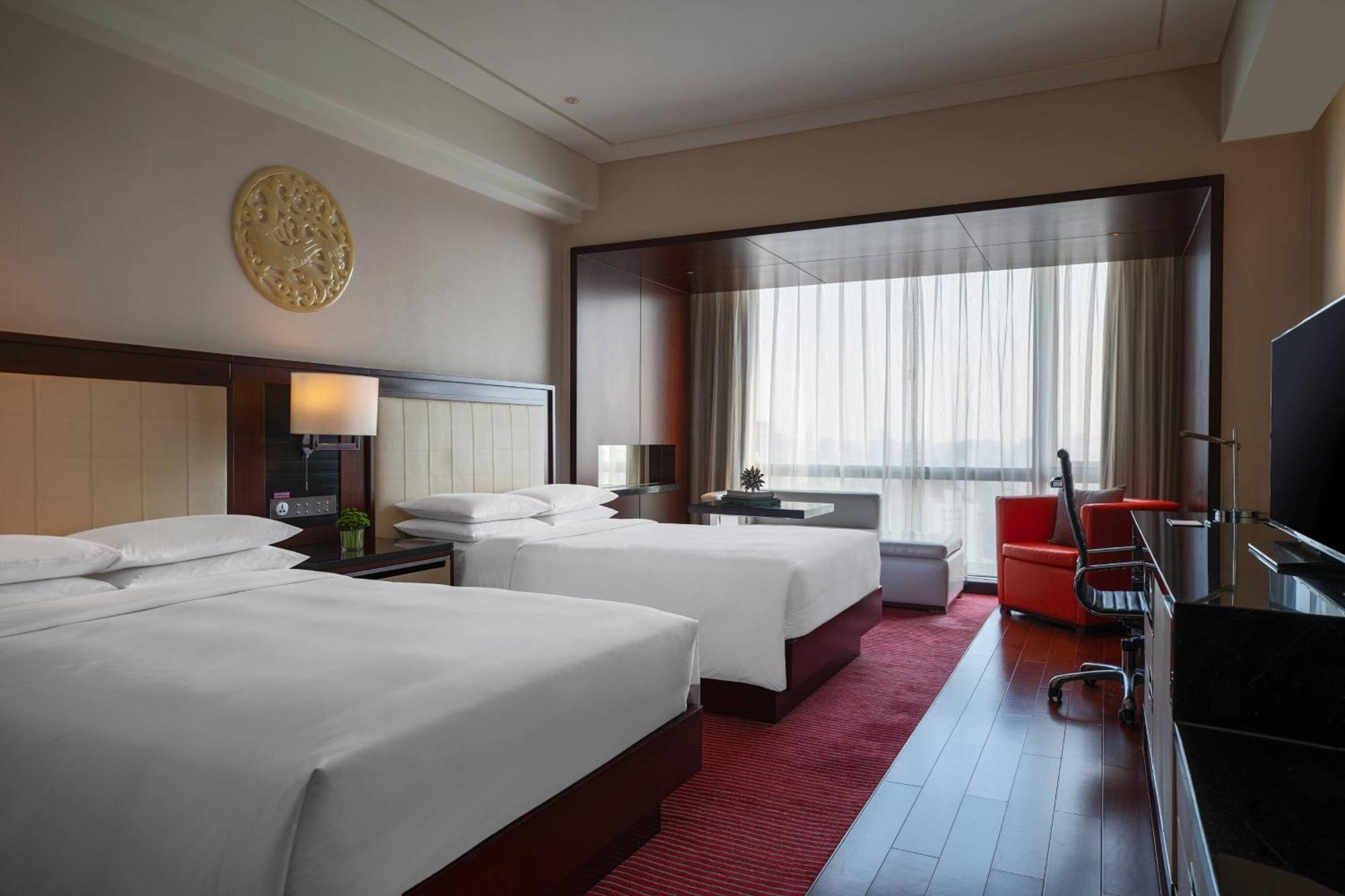 โรงแรมเรอแนสซองซ์ แคปิตัล โรงแรม