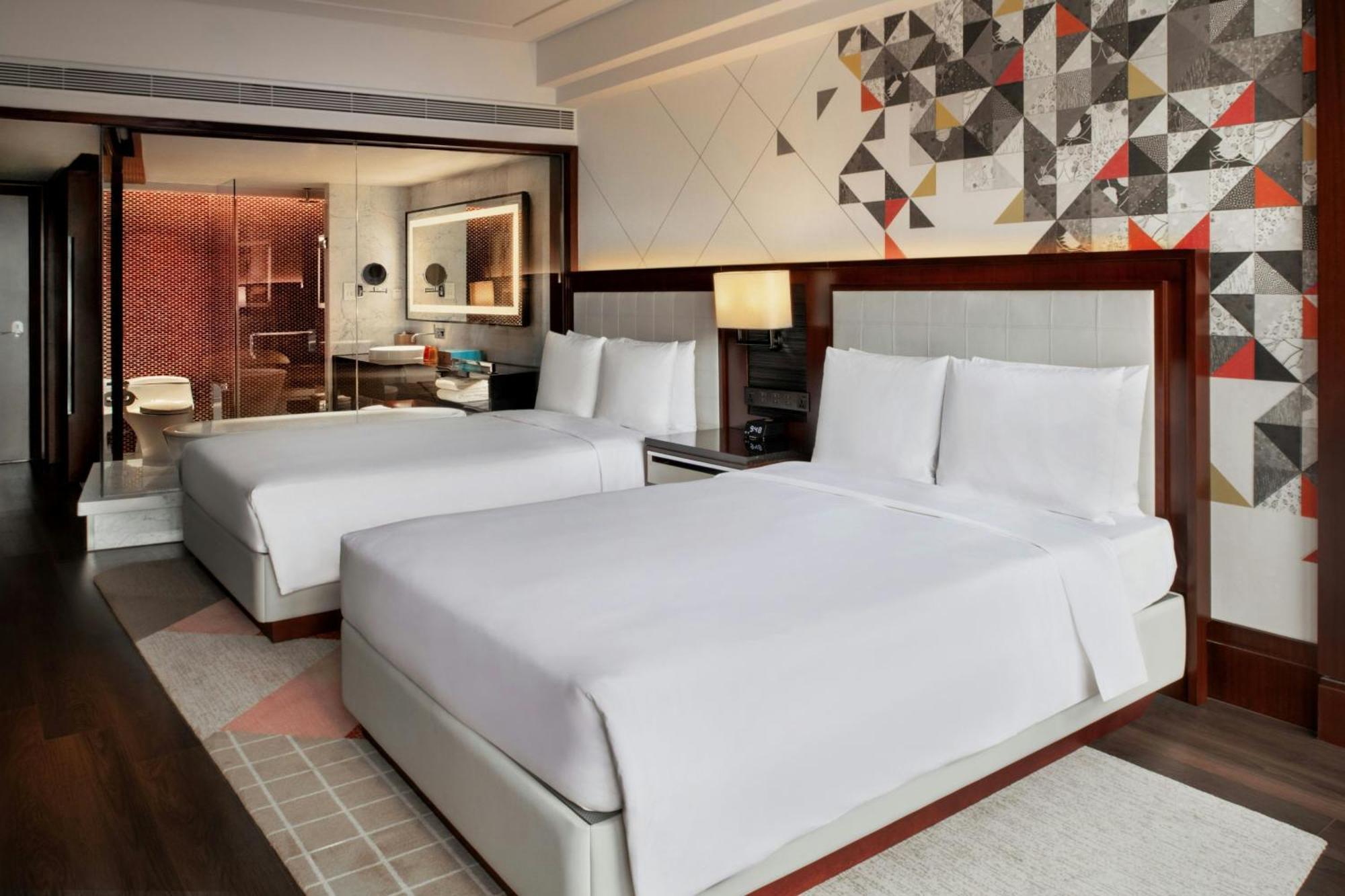 Hotel Renaissance Capital