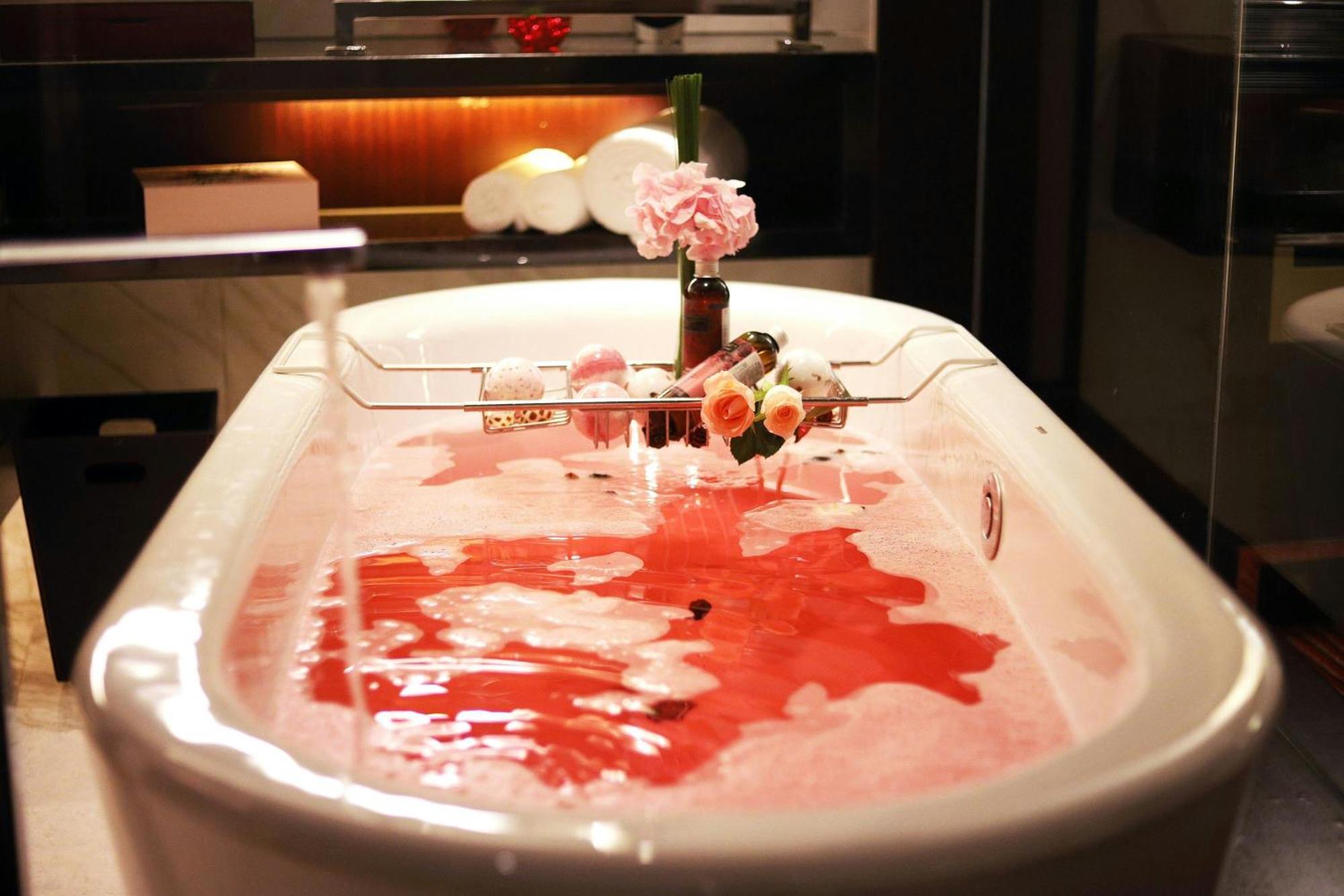 โรงแรม โรงแรมเรอแนสซองซ์ แคปิตัล 5*