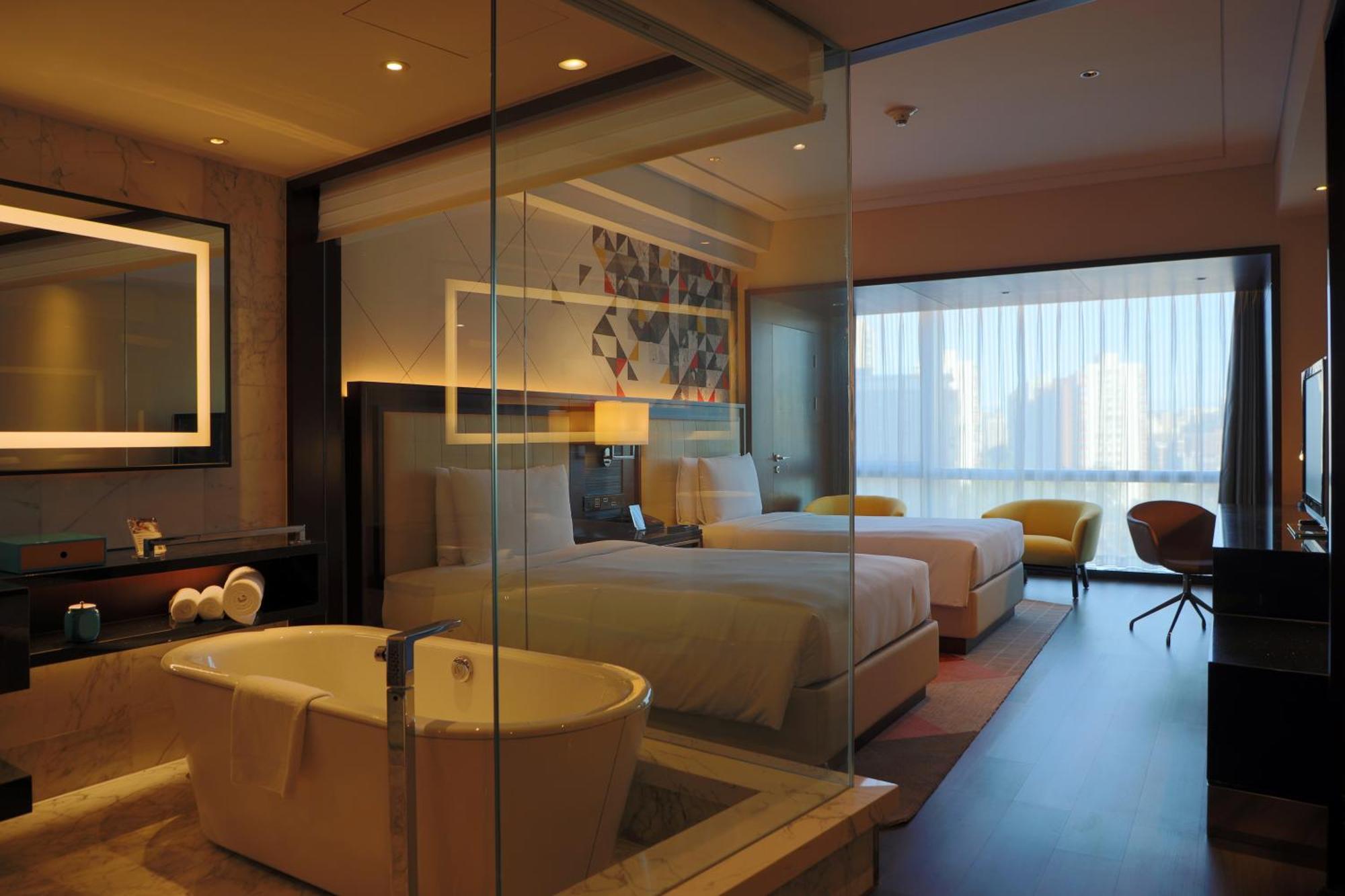 โรงแรม โรงแรมเรอแนสซองซ์ แคปิตัล